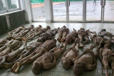 12个孩子，13具尸体：电影十二个想死的孩子深度解析