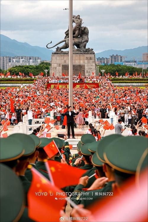 2021国庆节升旗：天安门广场的庄严与神圣时刻