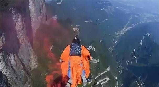 2500米高空打爆气球：极限挑战，你敢吗？