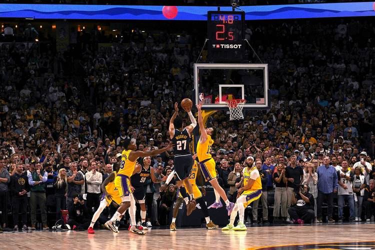 NBA季后赛精彩瞬间：那些让你热血沸腾的比赛