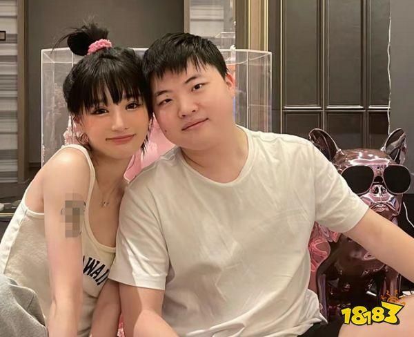 Uzi向女友求婚成功！爱情长跑终修成正果