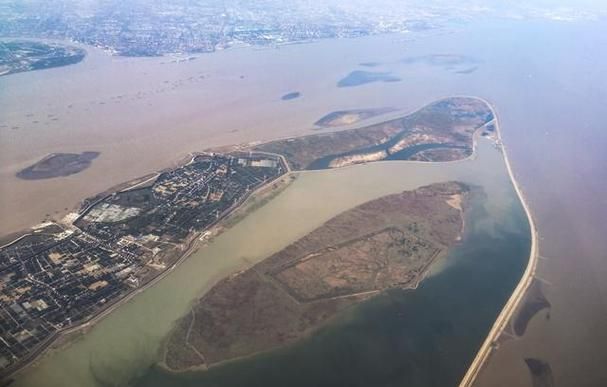 万里长江最终入海口在哪里？是哪个大海？
