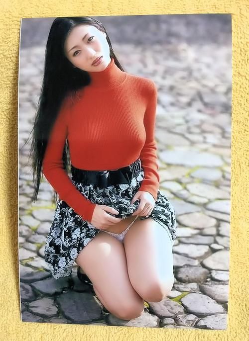 了解坛蜜蜜裤写真：从写真到演员的华丽转身