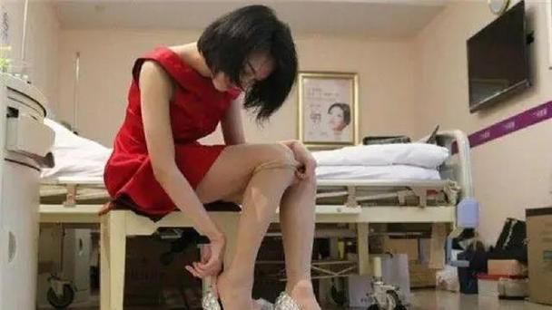 从孝子到刘婷：道德模范刘霆变性故事全揭秘