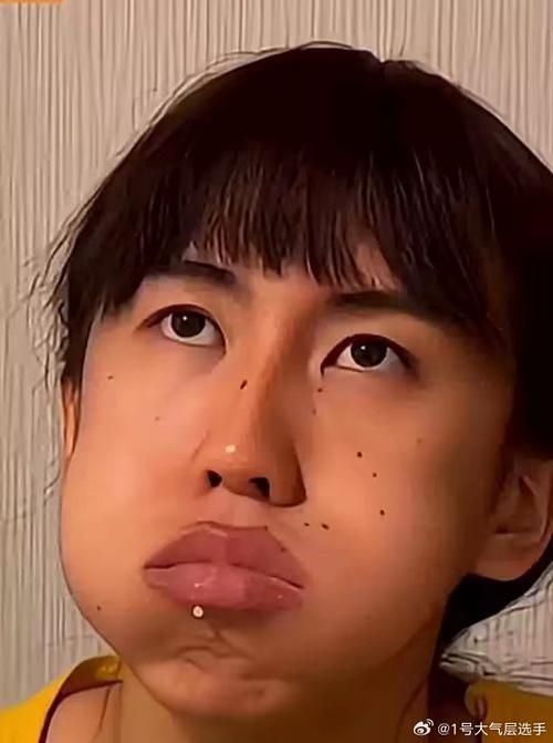 令人咋舌！少年30秒洗劫小米专卖店，嚣张行径令人气愤