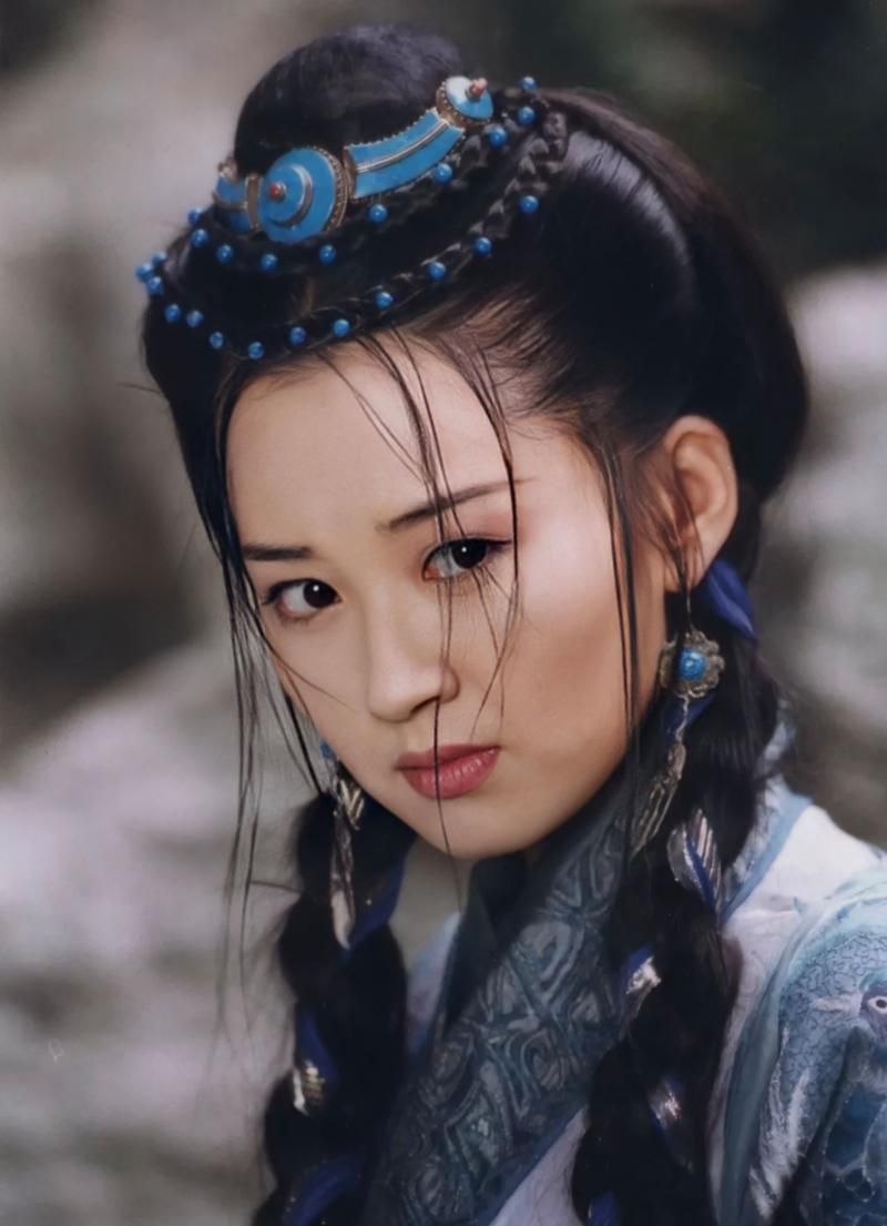 任盈盈最后死了吗？不同版本笑傲江湖结局对比