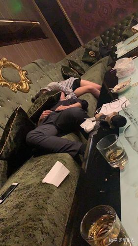 俄罗斯夜总会乱象：法律与道德的碰撞