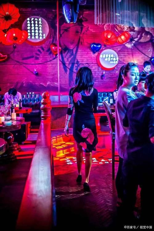 俄罗斯夜总会乱象：法律与道德的碰撞