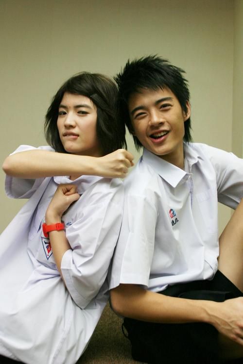 初三大四我爱你：深度解析女主角的魅力与角色设定