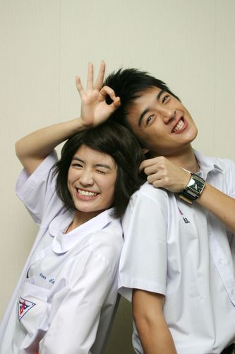 初三大四我爱你：深度解析女主角的魅力与角色设定