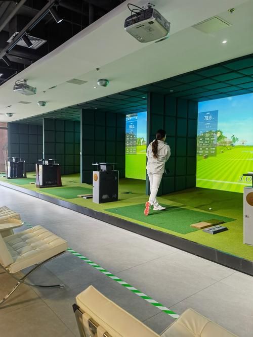 办公室高尔夫游戏：放松休闲的办公新方式
