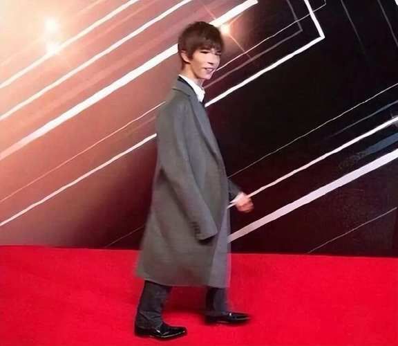 十五年后，郭敬明为抄袭小说道歉，网友热议