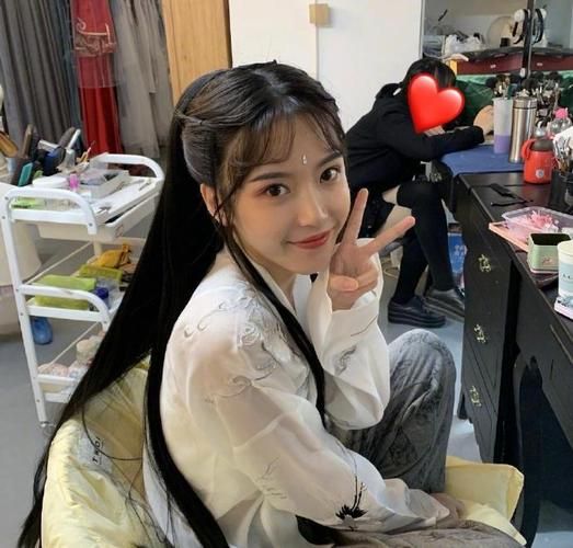 半藏森林腾讯广告代言引发热议：是营销还是挑战？