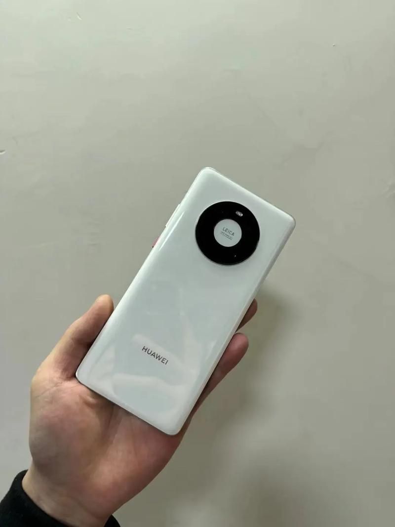 华为Mate40图片大全：高清外观图赏析，细节一览无余