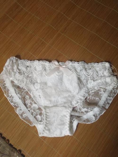 原味之恋网背后真相：揭秘网络原味交易的灰色地带