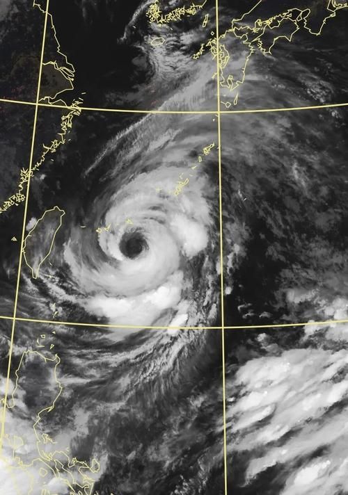 台风烟花登陆在即，上海等地发布暴雨预警