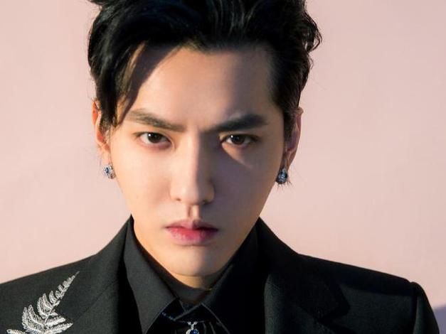 吴亦凡事件全过程：详细解读事件经过，揭秘案件真相与影响