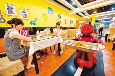 哈尔滨机器人餐厅推荐：机器人大厨做菜，美味又新奇！