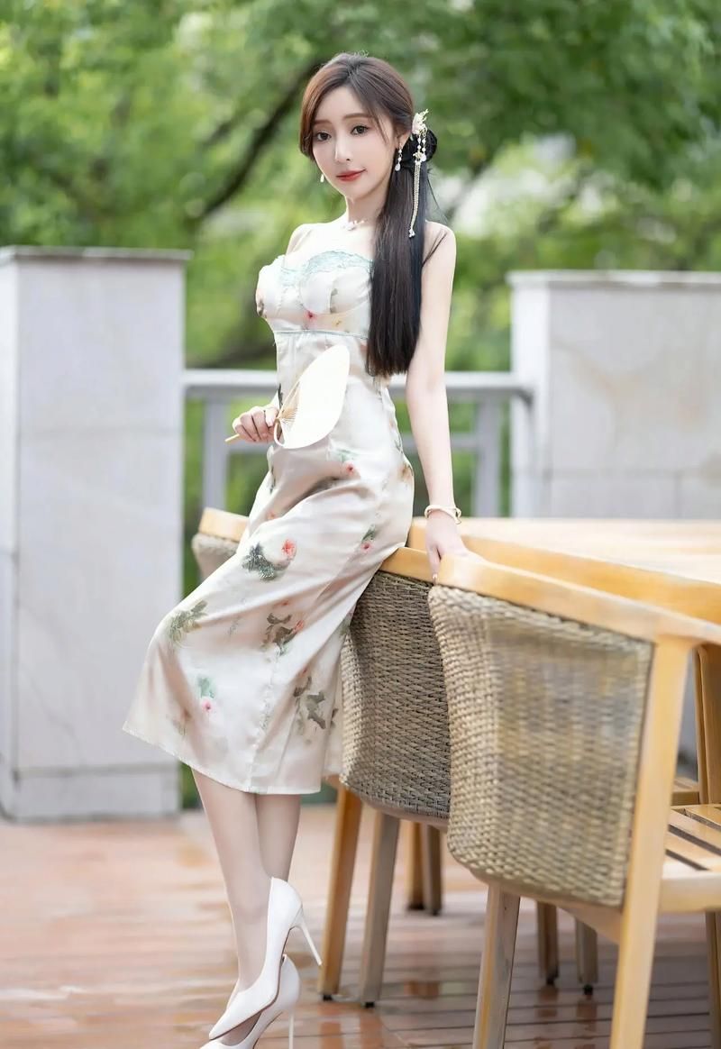 她是南大旗袍女神,365天旗袍穿搭的坚持与争议 她是南大旗袍女神,365天旗袍穿搭的坚持与争议