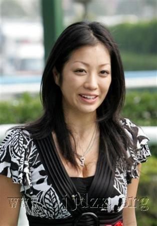 小向美奈子bt：揭秘日本娱乐圈的黑暗与光明