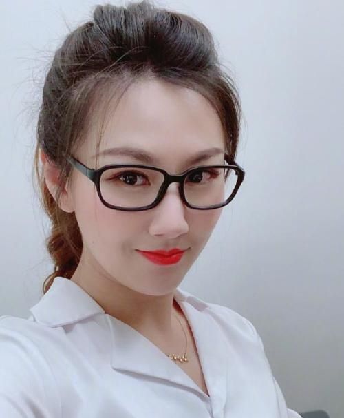 小米和小苍：那些年，我们一起追的英雄联盟