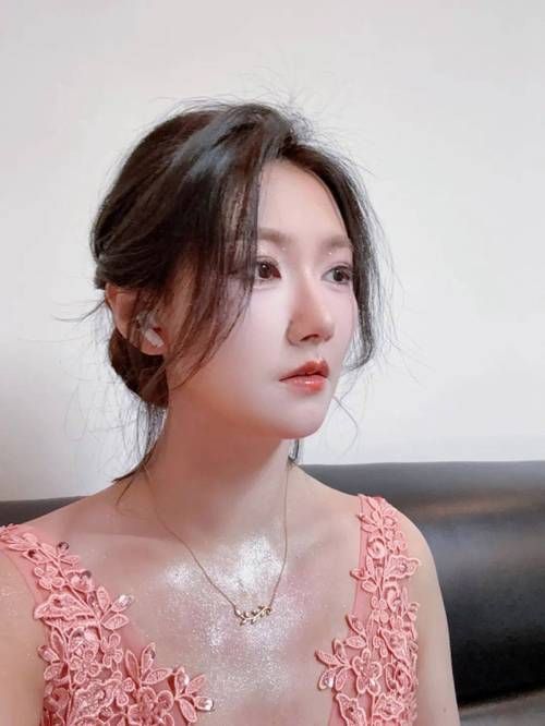 小苍MM照片大放送，带你一起重温电竞女神的青春