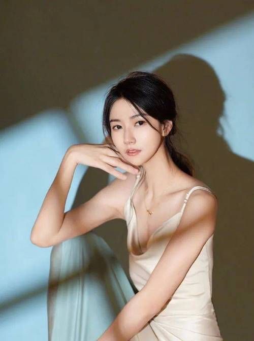 小苍MM照片大放送，带你一起重温电竞女神的青春