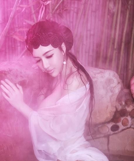 张婉悠白蛇传图片：性感白娘子写真赏析