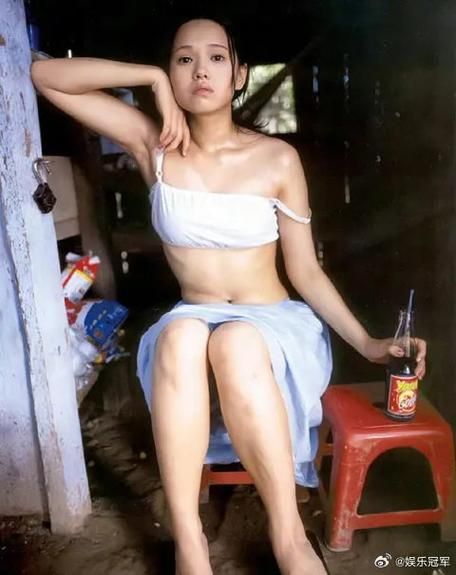 惊呆！伊能静比基尼身材火辣，这哪里像50多岁？