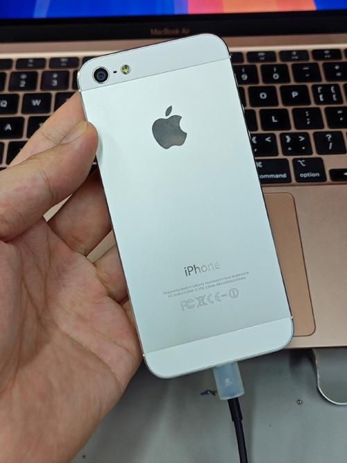 想买iPhone5港版？看完这篇再决定！