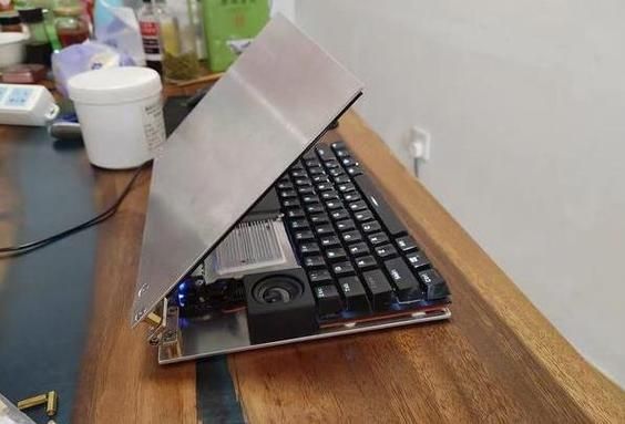 想自己动手组装笔记本？这份DIY教程别错过！