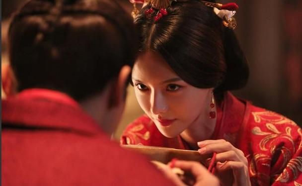 探秘秦姬：三国名妾与古代传说中的仙女，谁更令人印象深刻？