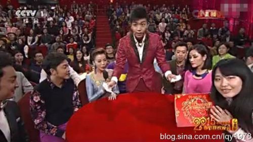 揭秘春晚纸牌幻想：周家宏魔术表演的背后秘密