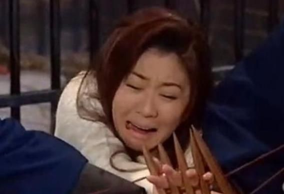 欲火焚身：把她顶在门上，是爱是恨还是另有隐情？