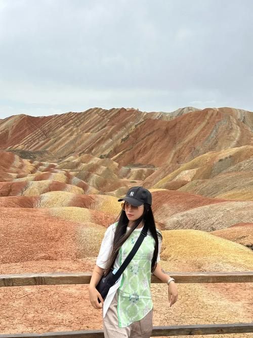 水月和爱人张掖旅行美照曝光，杨丽萍徒弟的幸福瞬间！