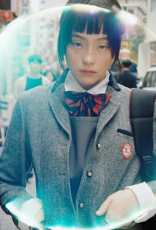 深度了解世理奈：从电影到时尚，全方位魅力展现