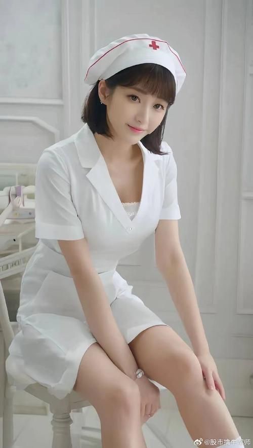 清纯小护士的逆天颜值，你被惊艳到了吗？
