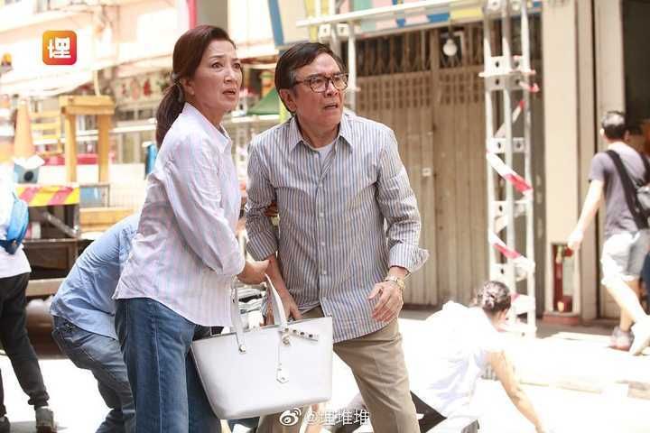 理杏仁：吴嘉仪导演，黎安·莱姆丝主演，这部新加坡综艺值得一看
