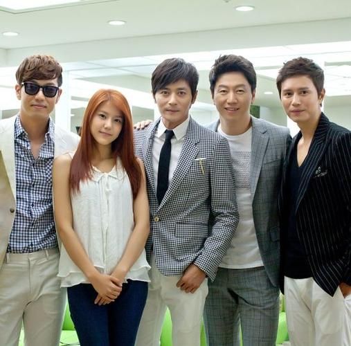 AOA绅士学院最新版本是多少？下载地址及版本区别详解