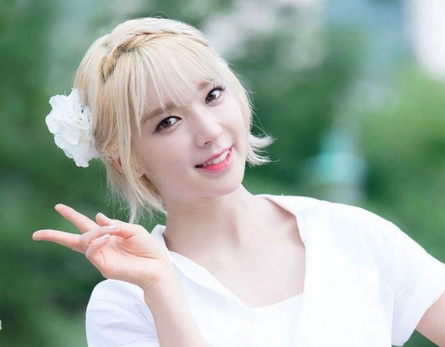 AOA绅士学院最新版本是多少？下载地址及版本区别详解