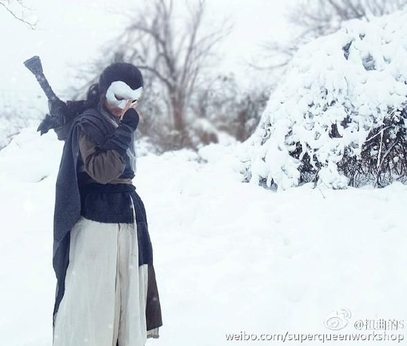 coser还原游戏杨过，花絮照曝光，简直神还原！