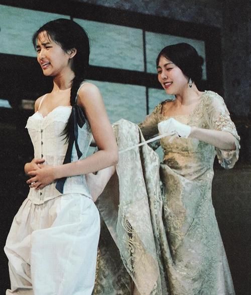 丹弗斯小姐：小说、电影、游戏等所有版本资源合集