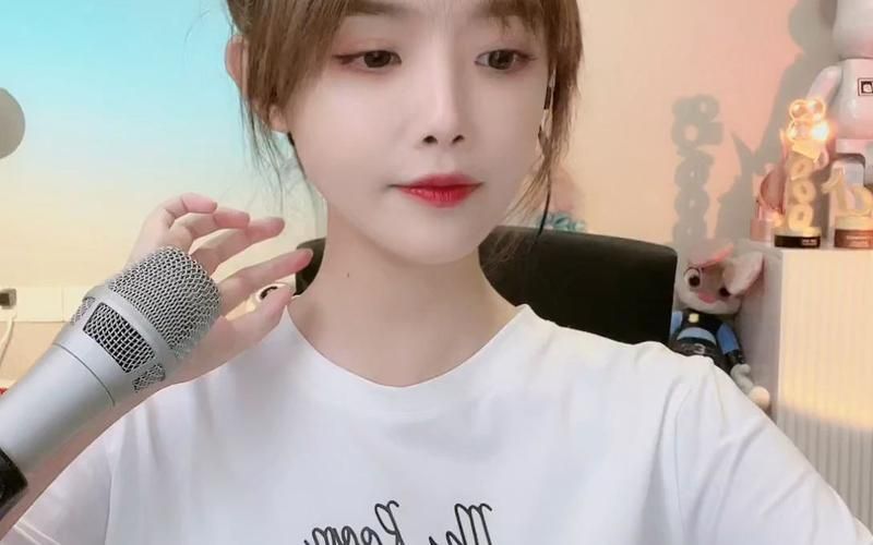 低语润色重置版V0.6.1下载，高清画质流畅体验