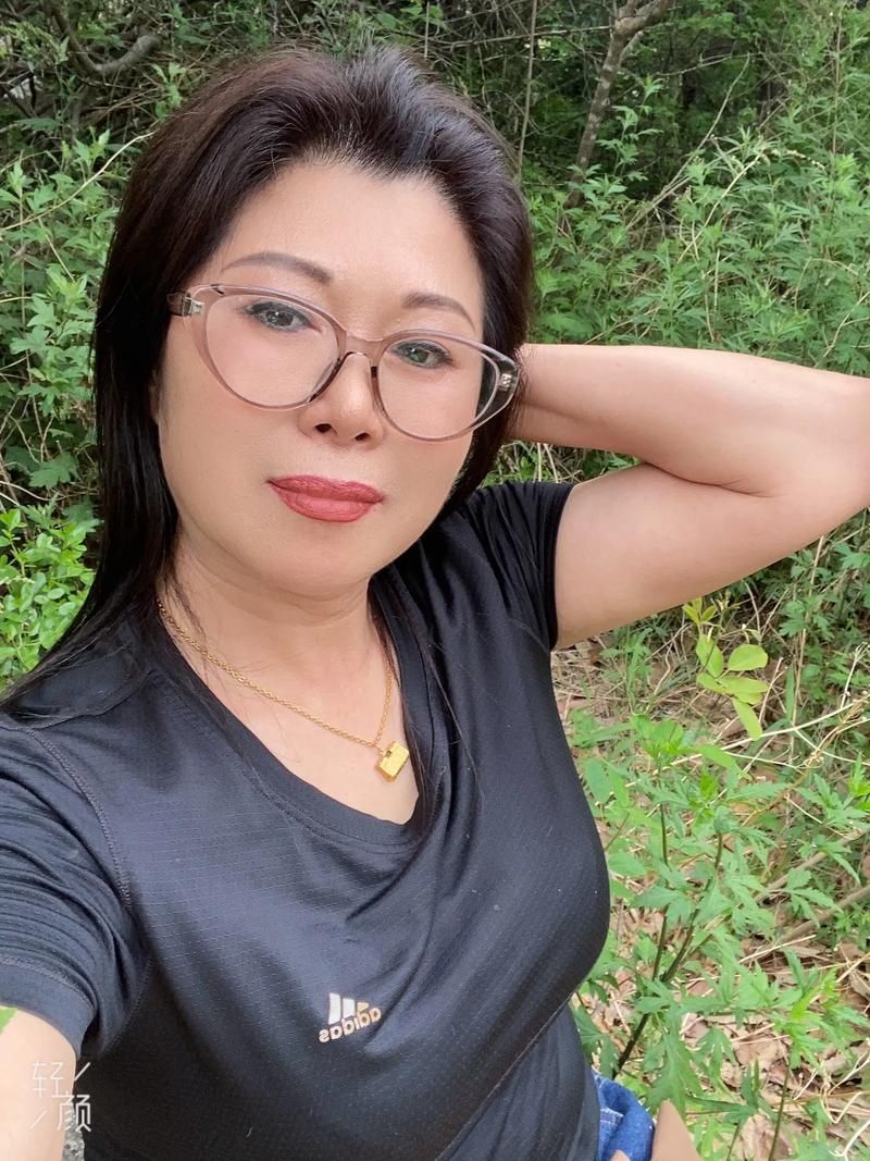 你还在找徐娘半老更新地址吗？这里有答案