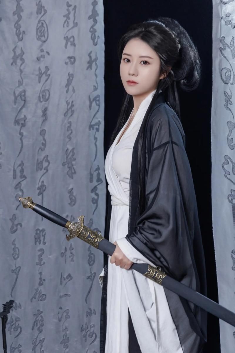 侠女逍遥录V0.755官方网站：轻松休闲的江湖女侠养成游戏