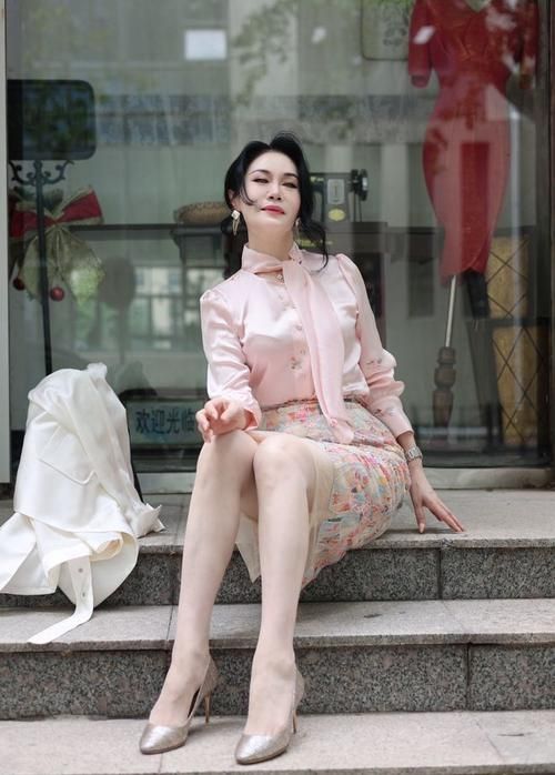 想玩我爱熟女v0.8？这里有你想要的下载地址