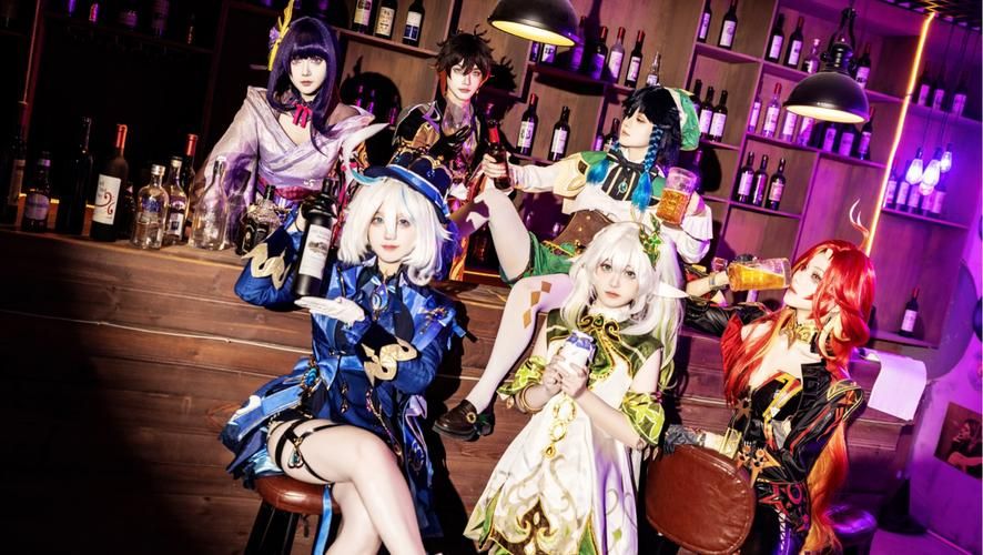 想看coser花絮？汉化版下载就在这里！