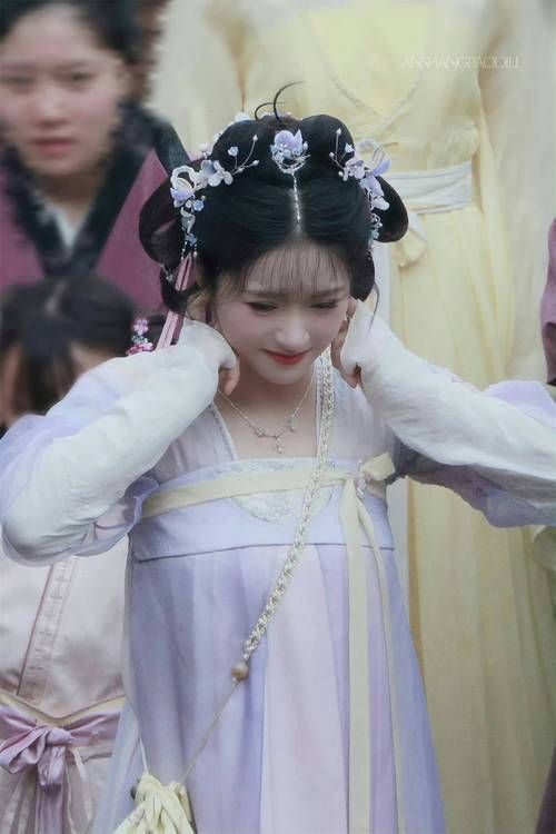 想看萝莉小说？110本官网资源任你挑选