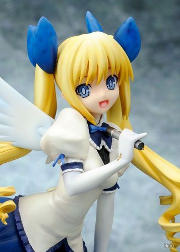 想看蕾万蒂娅直播？这里有汉化版下载！