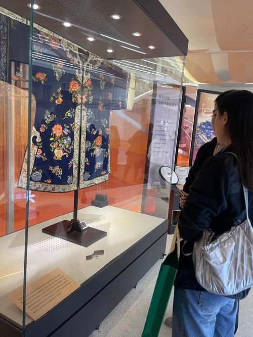 我为丝狂官网:丝绸爱好者的天堂,高品质丝绸在线选购 我为丝狂官网:丝绸爱好者的天堂,高品质丝绸在线选购